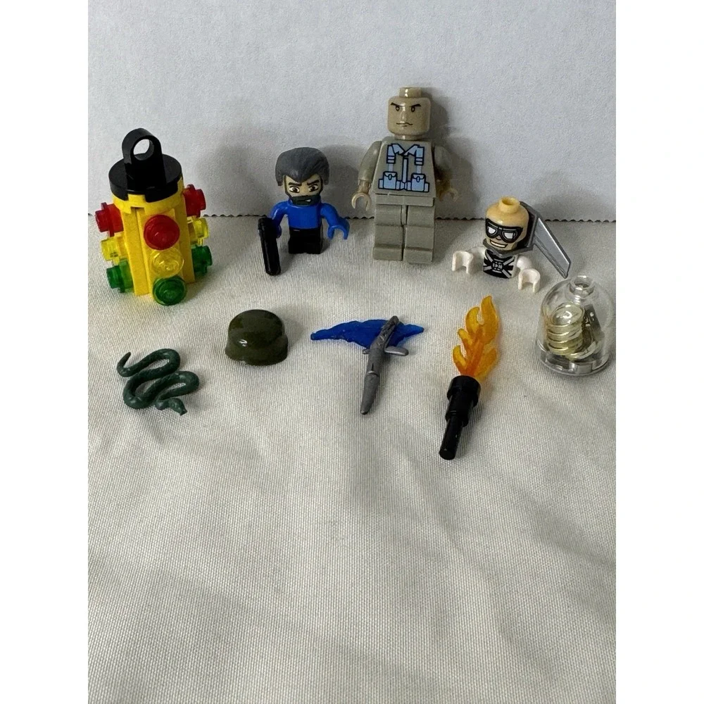LEGO & Mega Construx Minifigure Lot with Accessories Weapons Extras